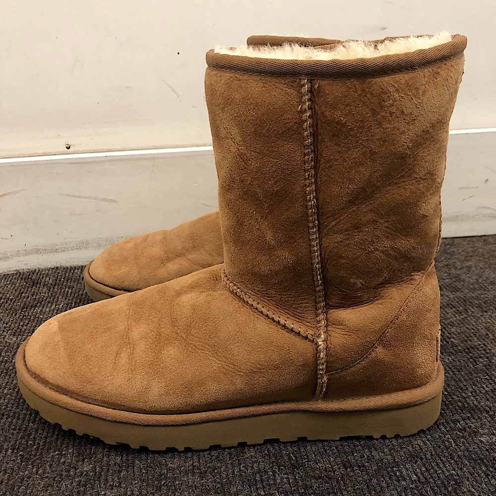 Women's Shoes UGG CLASSIC SHORT II Mid-Calf Sheepskin Boots 1016223 CHESTNUT